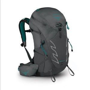 NWOT-Osprey women’s Tempest Pro 28 backpack